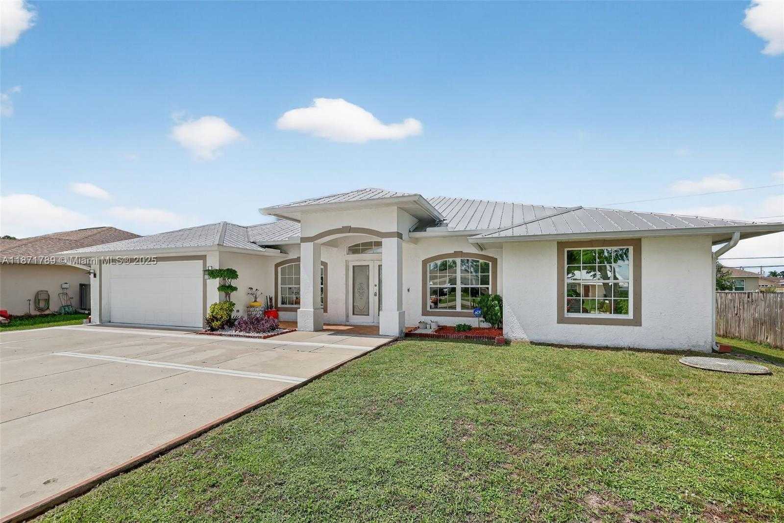 Small Image of 1019 SOUTH WEST CALIFORNIA BLVD, Port St. Lucie Number 35