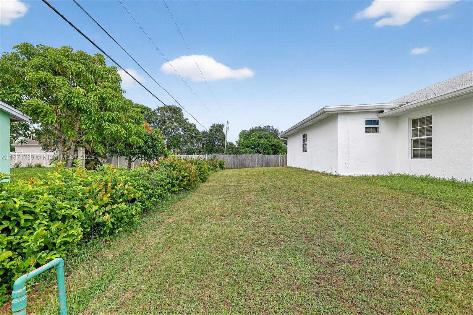 Small Image of 1019 SOUTH WEST CALIFORNIA BLVD, Port St. Lucie Number 36
