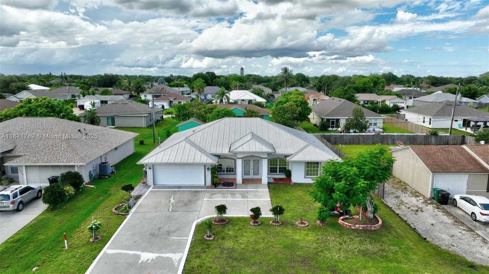 Small Image of 1019 SOUTH WEST CALIFORNIA BLVD, Port St. Lucie Number 37