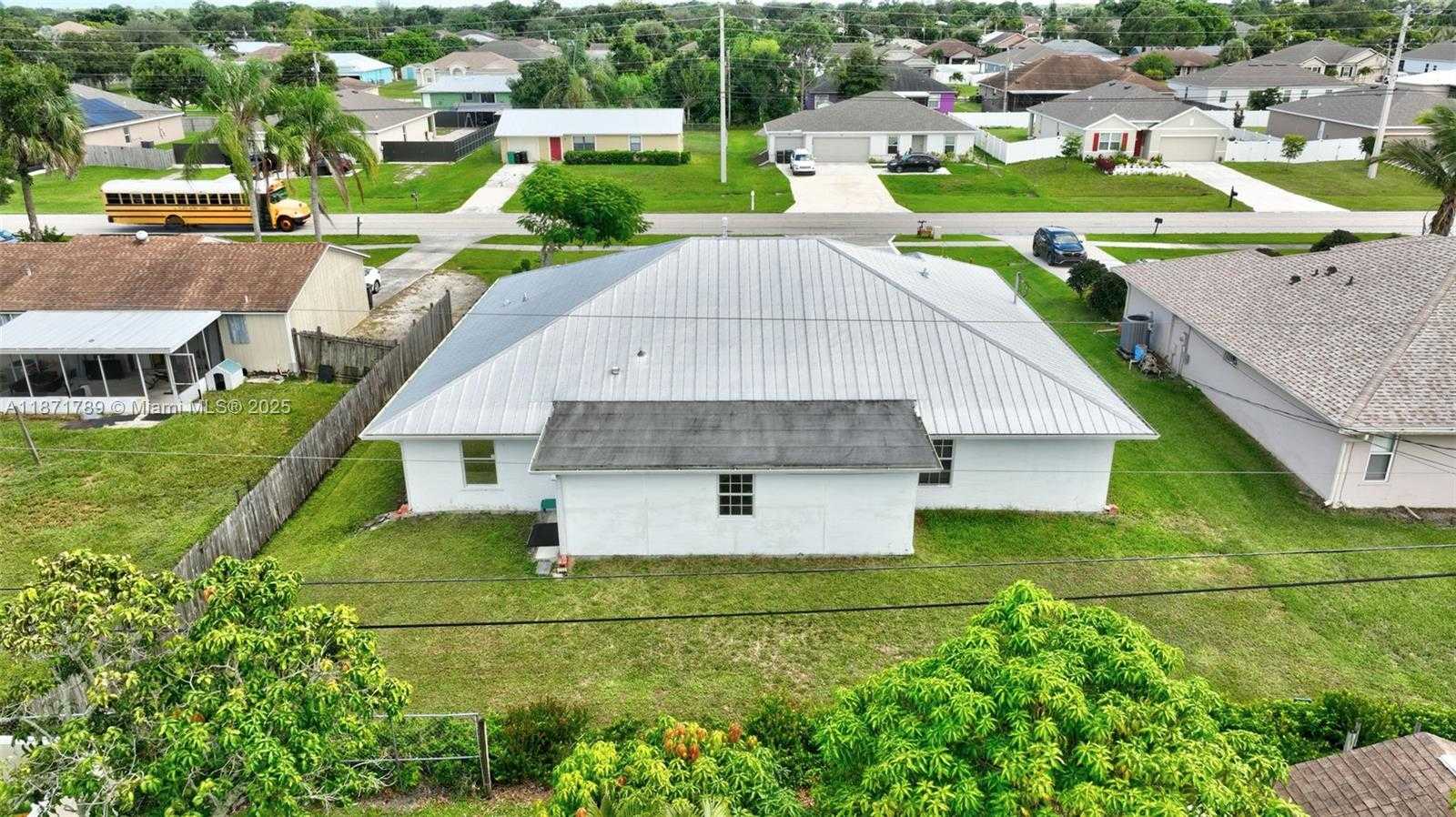 Small Image of 1019 SOUTH WEST CALIFORNIA BLVD, Port St. Lucie Number 39