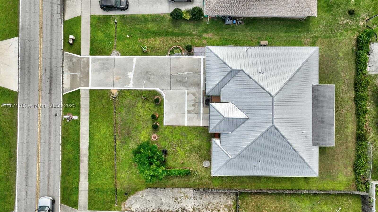 Small Image of 1019 SOUTH WEST CALIFORNIA BLVD, Port St. Lucie Number 40