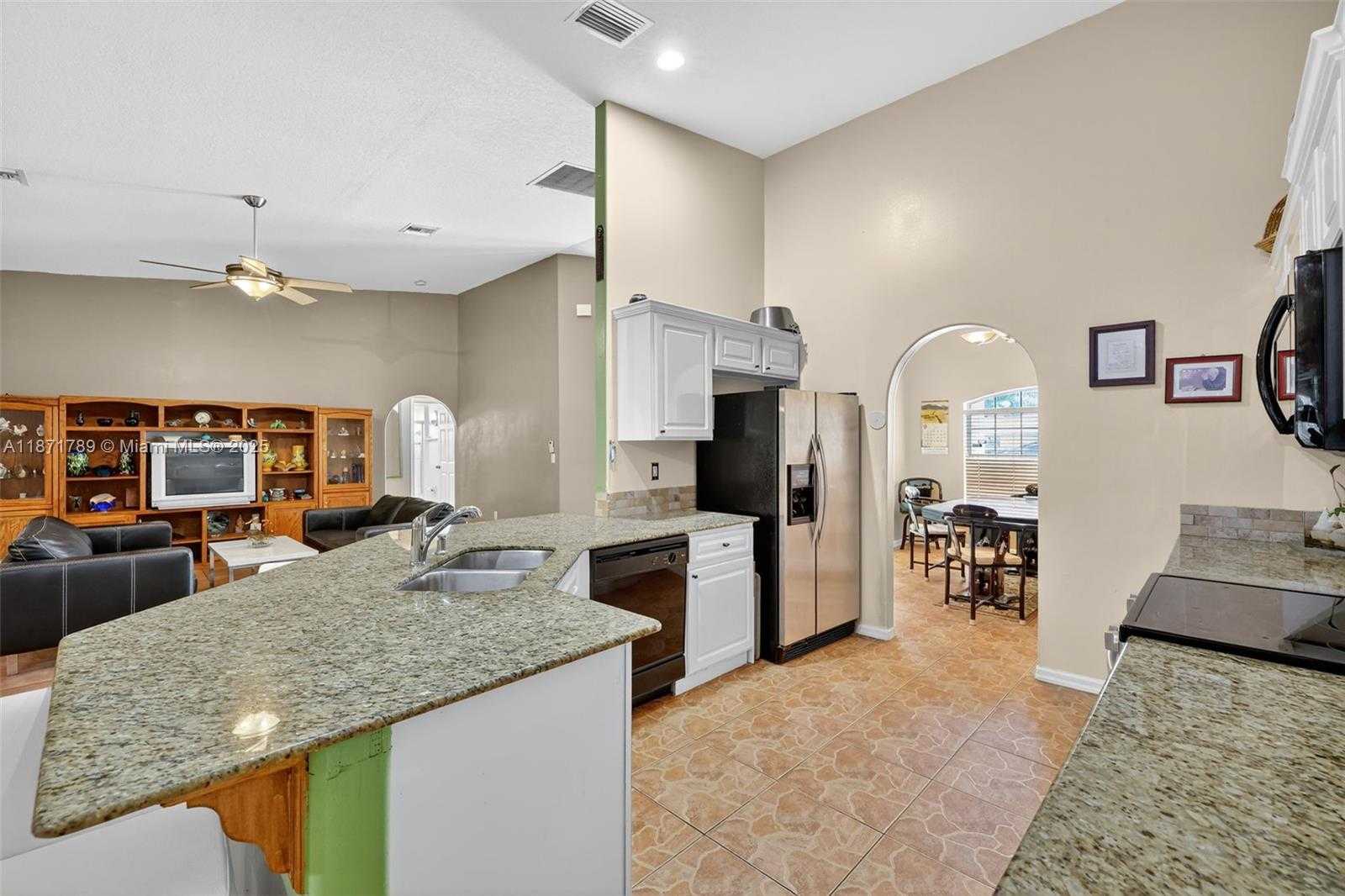 Small Image of 1019 SOUTH WEST CALIFORNIA BLVD, Port St. Lucie Number 6