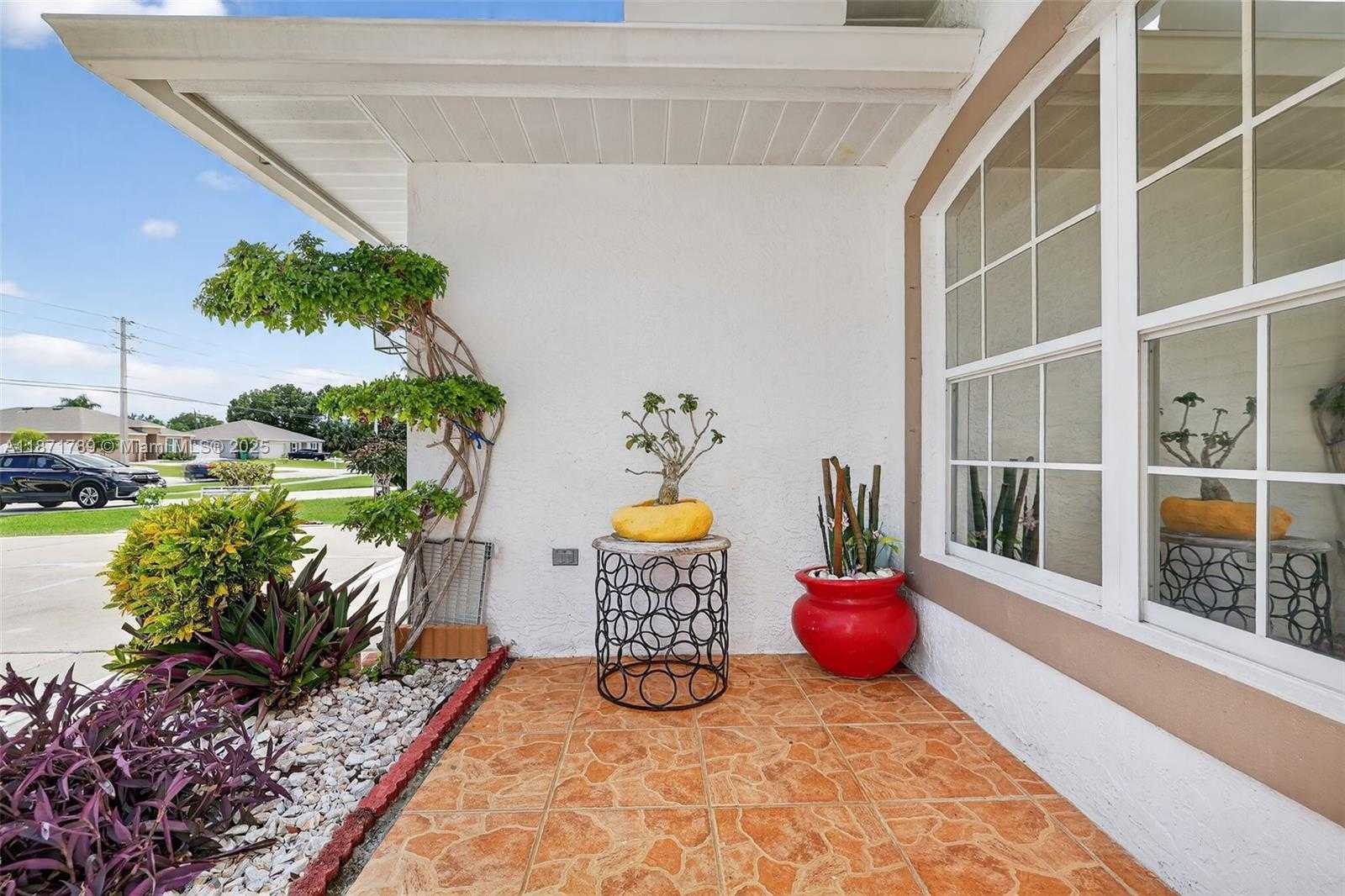 Small Image of 1019 SOUTH WEST CALIFORNIA BLVD, Port St. Lucie Number 9