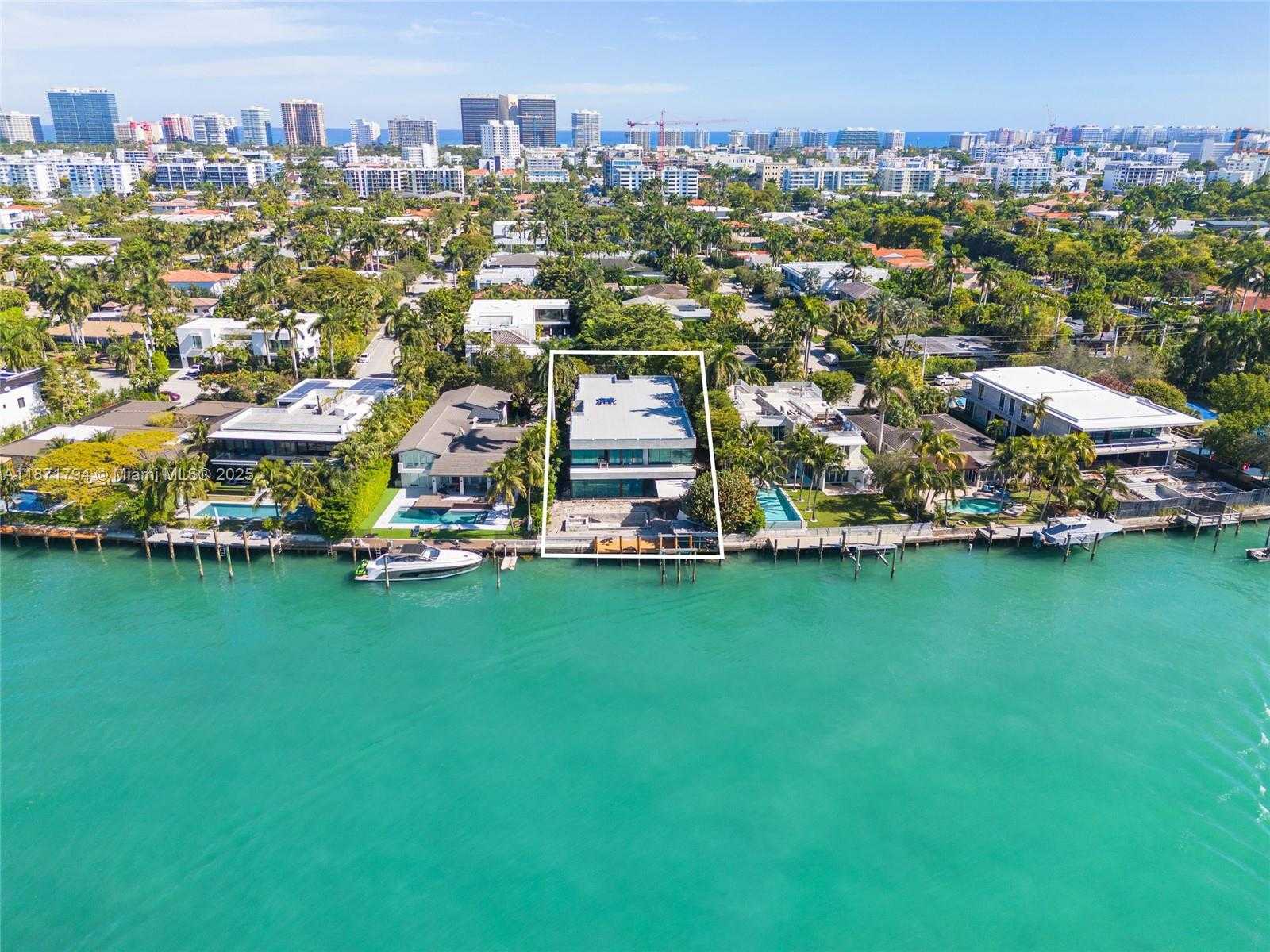 Small Image of 9720 WEST BROADVIEW DR, Bay Harbor Islands Number 15