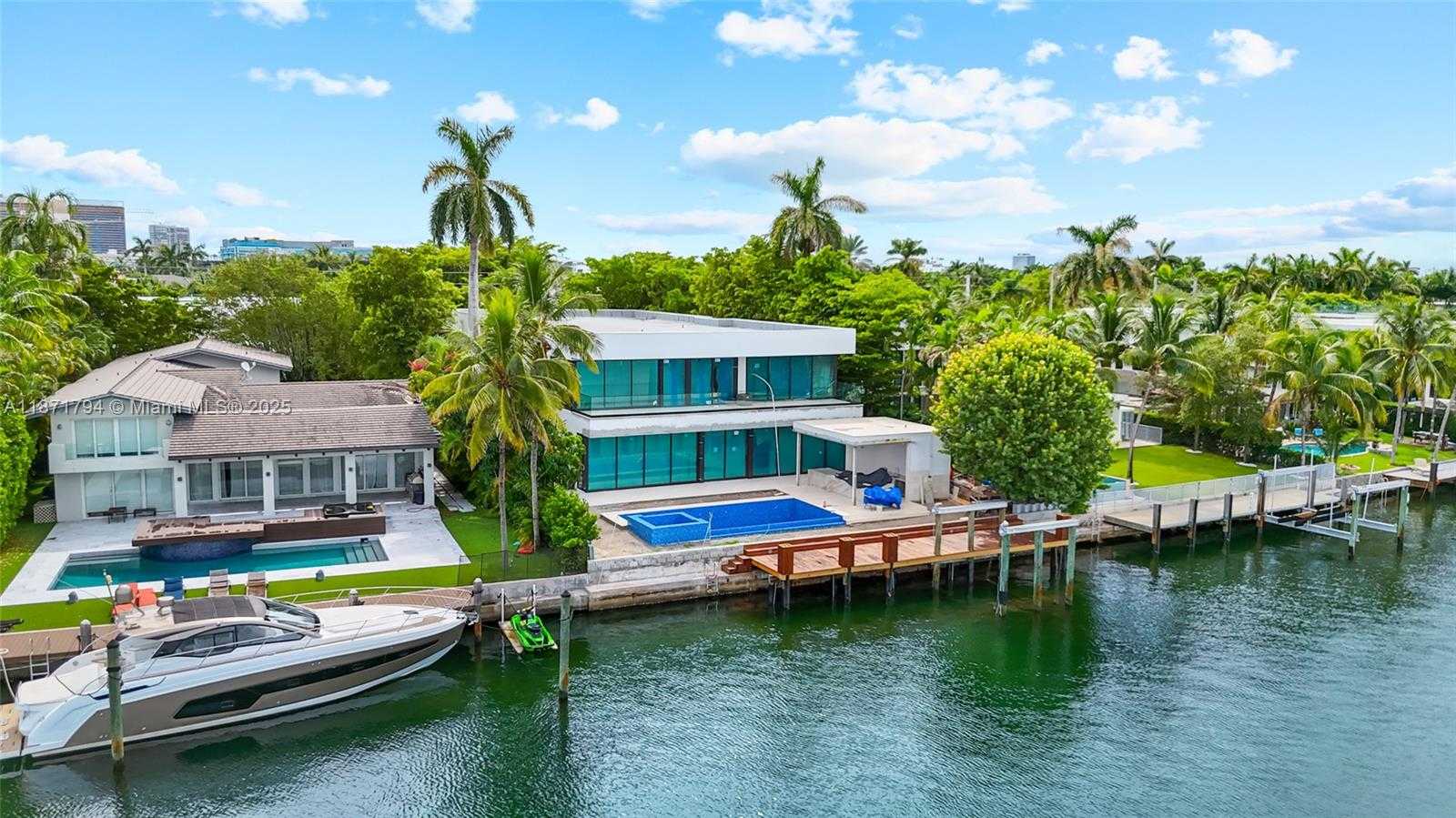 Small Image of 9720 WEST BROADVIEW DR, Bay Harbor Islands Number 17