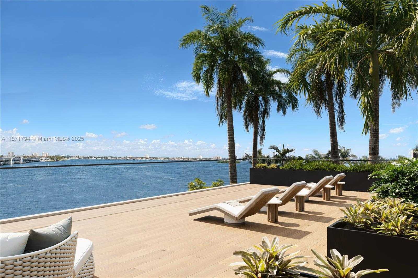 Small Image of 9720 WEST BROADVIEW DR, Bay Harbor Islands Number 4