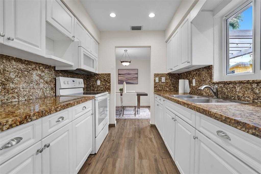 Small Image of 928 NORTH EAST 18TH CT, Fort Lauderdale Number 11