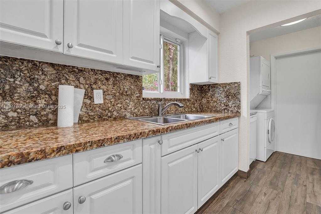 Small Image of 928 NORTH EAST 18TH CT, Fort Lauderdale Number 13