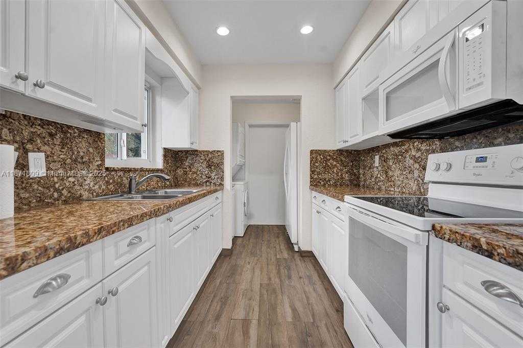 Small Image of 928 NORTH EAST 18TH CT, Fort Lauderdale Number 14