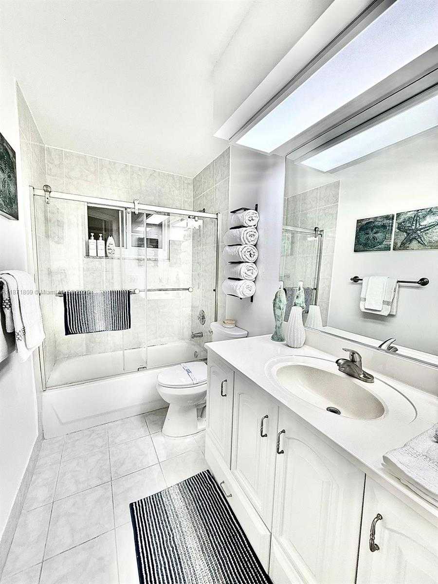 Small Image of 928 NORTH EAST 18TH CT, Fort Lauderdale Number 27