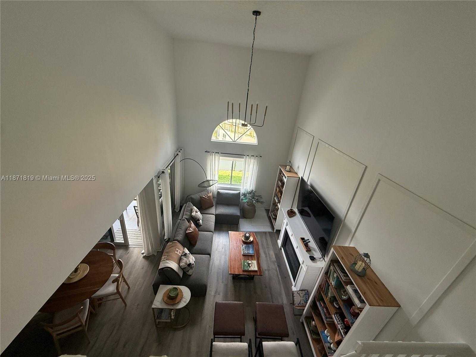 Small Image of 1054 SOUTH EAST 6TH CT, Dania Beach Number 12