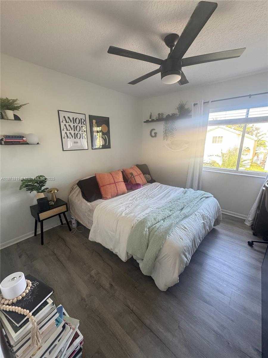 Small Image of 1054 SOUTH EAST 6TH CT, Dania Beach Number 20