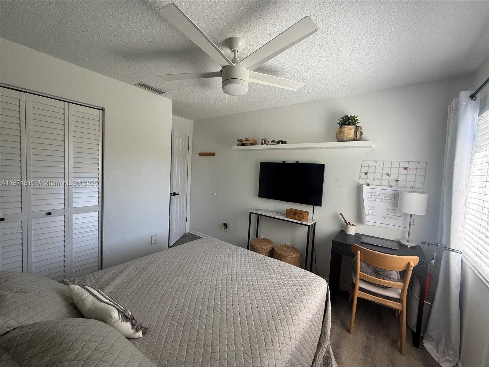 Small Image of 1054 SOUTH EAST 6TH CT, Dania Beach Number 22