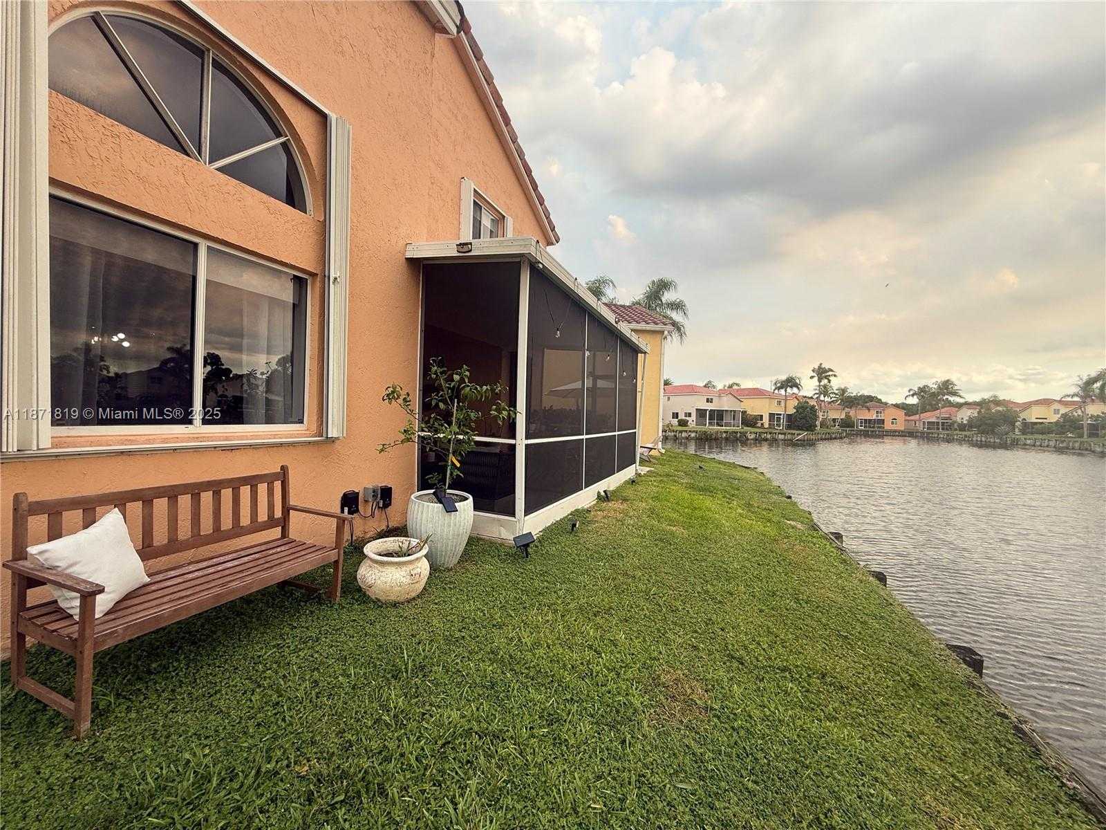 Small Image of 1054 SOUTH EAST 6TH CT, Dania Beach Number 28