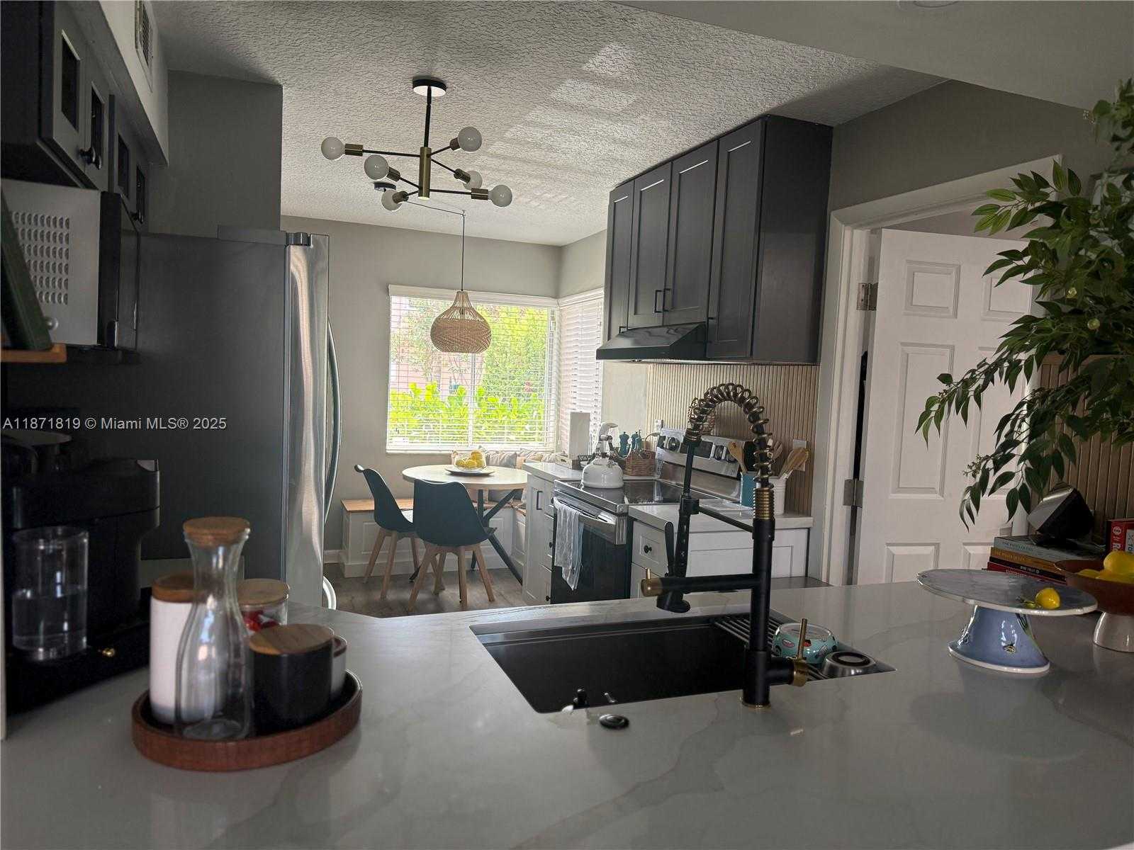 Small Image of 1054 SOUTH EAST 6TH CT, Dania Beach Number 6