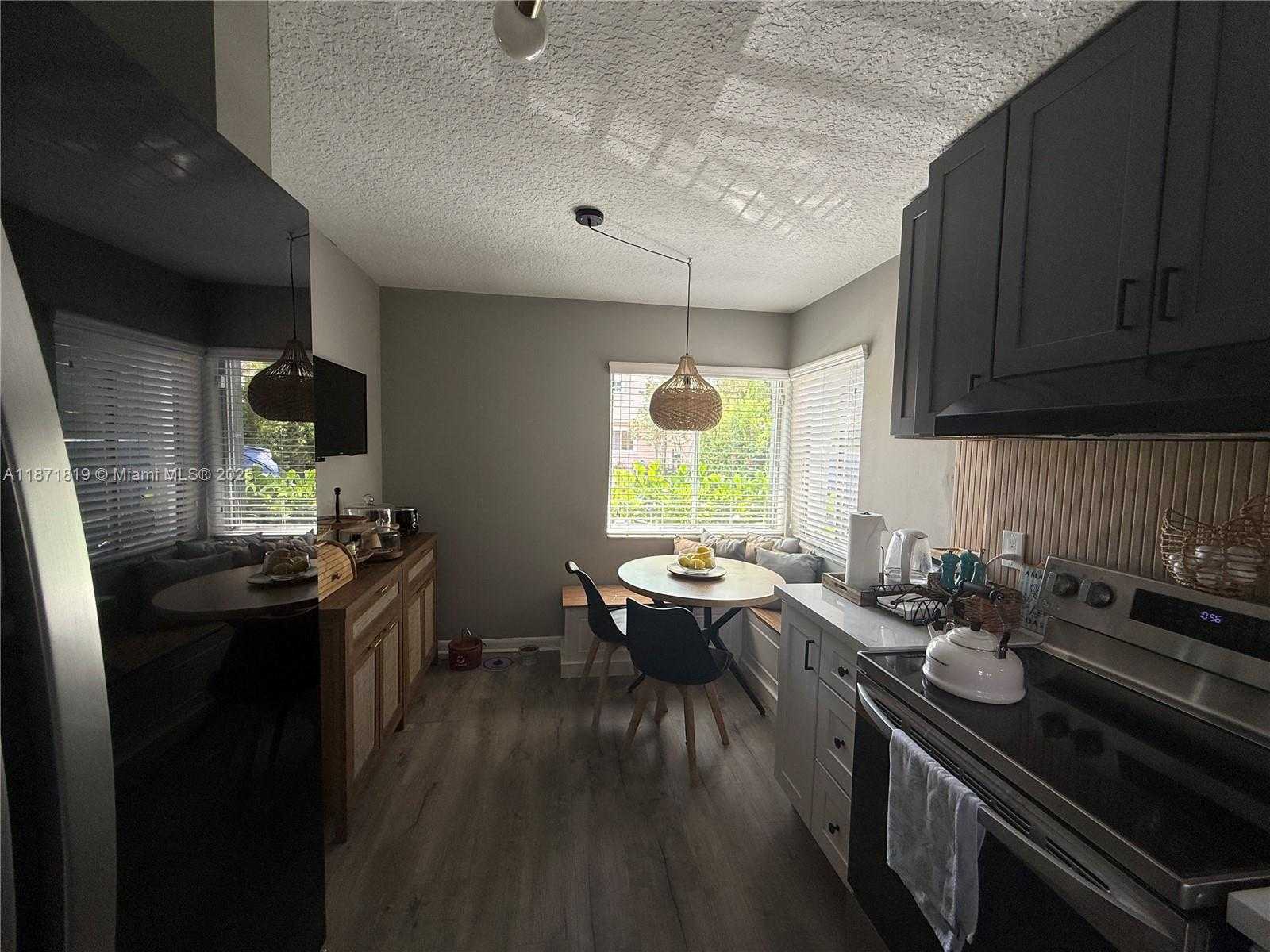 Small Image of 1054 SOUTH EAST 6TH CT, Dania Beach Number 8
