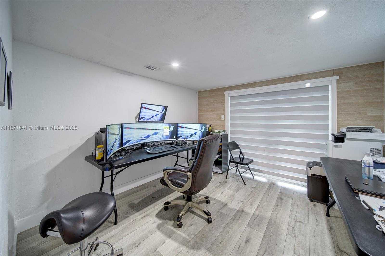 Small Image of 1070 NORTH WEST 132ND ST, North Miami Number 14