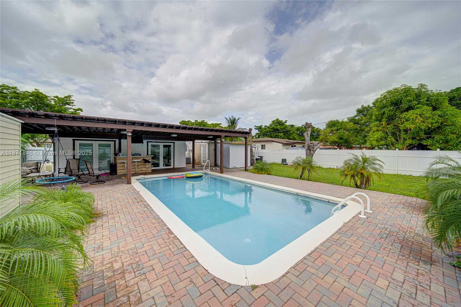 Small Image of 1070 NORTH WEST 132ND ST, North Miami Number 17