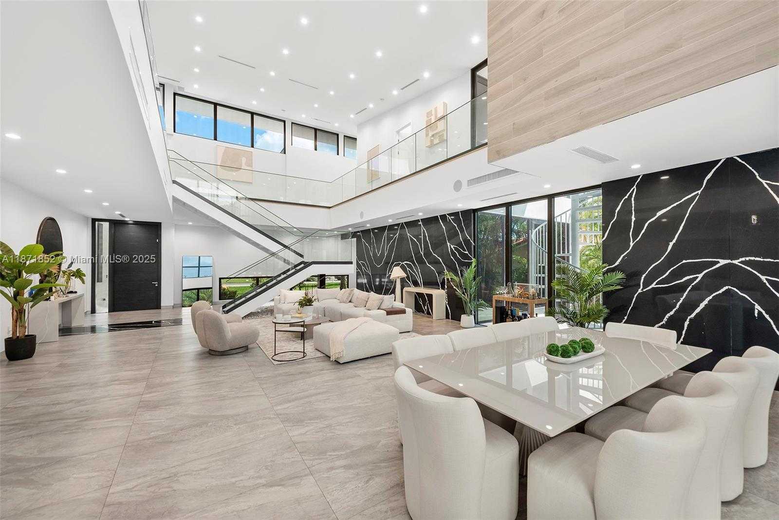 Small Image of 521 HOLIDAY DR, Hallandale Beach Number 18