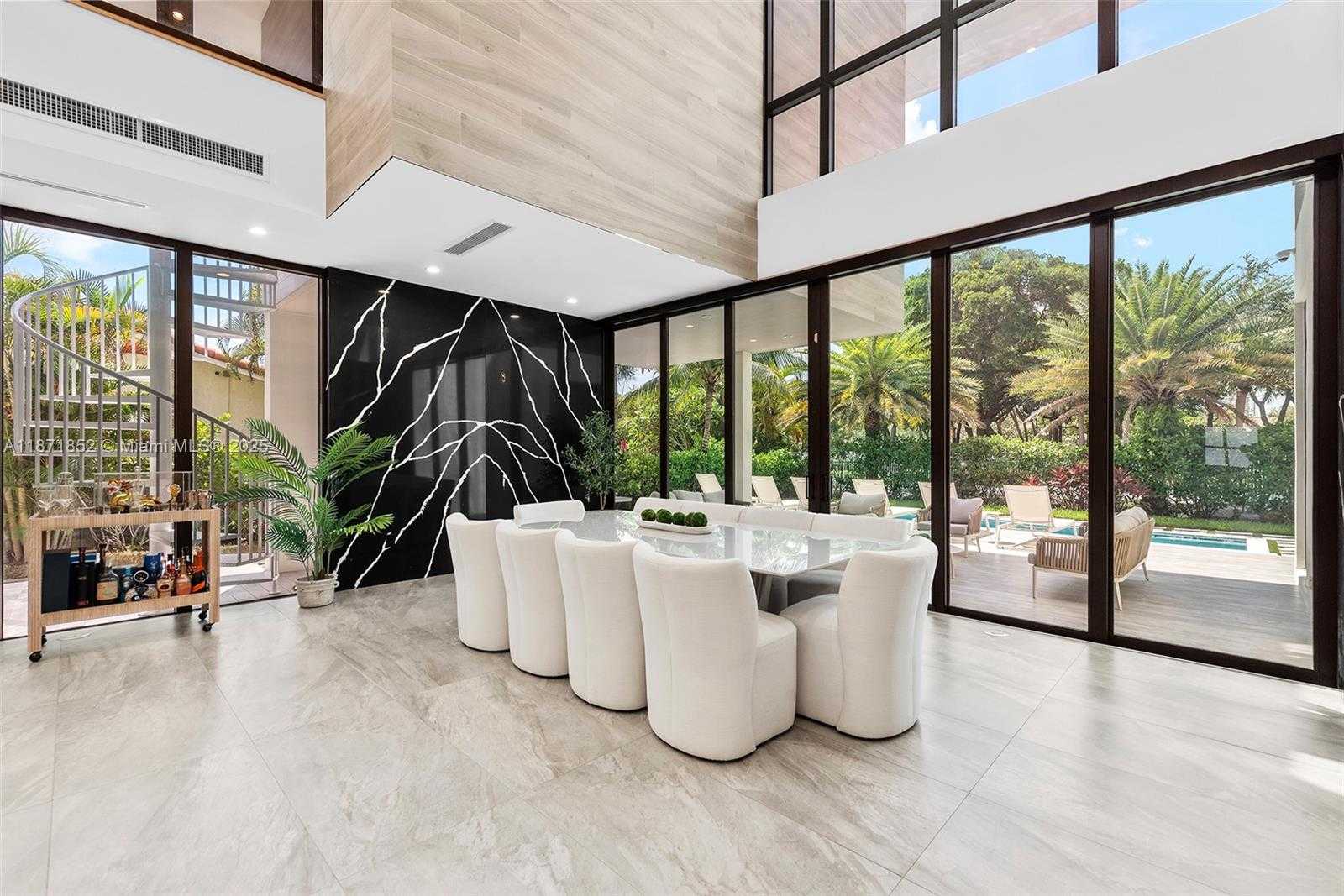 Small Image of 521 HOLIDAY DR, Hallandale Beach Number 19
