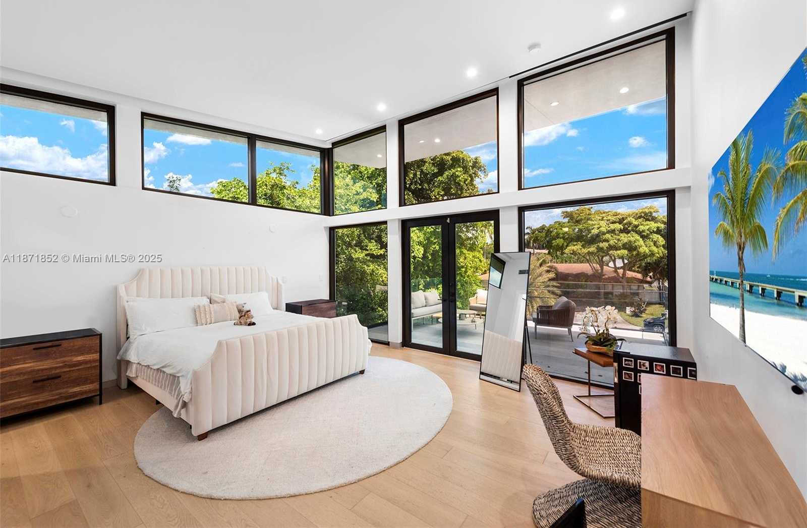 Small Image of 521 HOLIDAY DR, Hallandale Beach Number 33