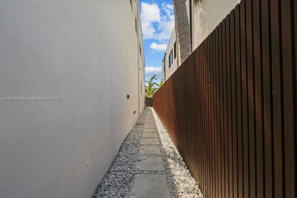 Small Image of 618 NORTH EAST 17TH WAY, Fort Lauderdale Number 36