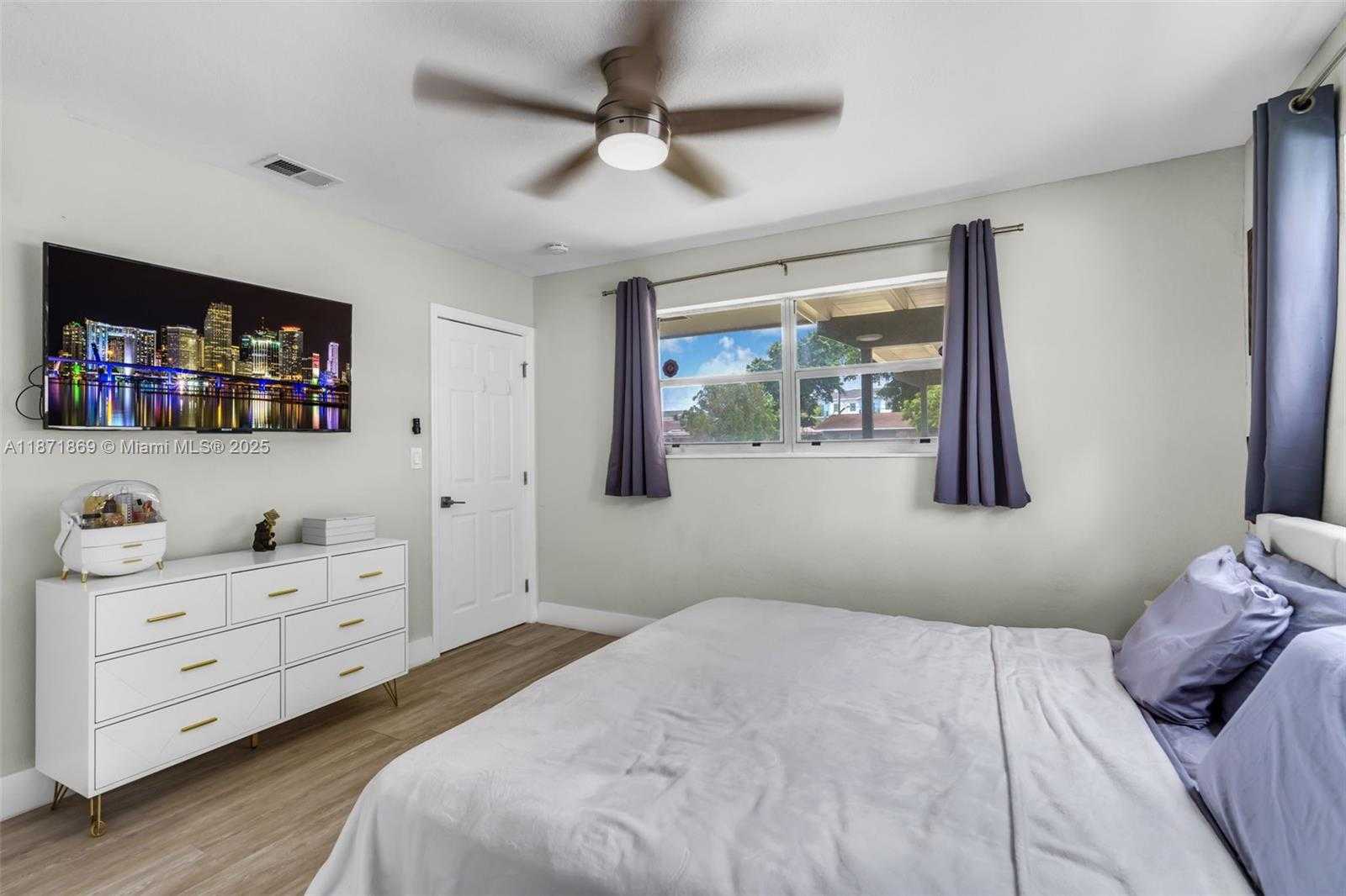 Small Image of 2751 SOUTH WEST 4TH ST, Fort Lauderdale Number 15