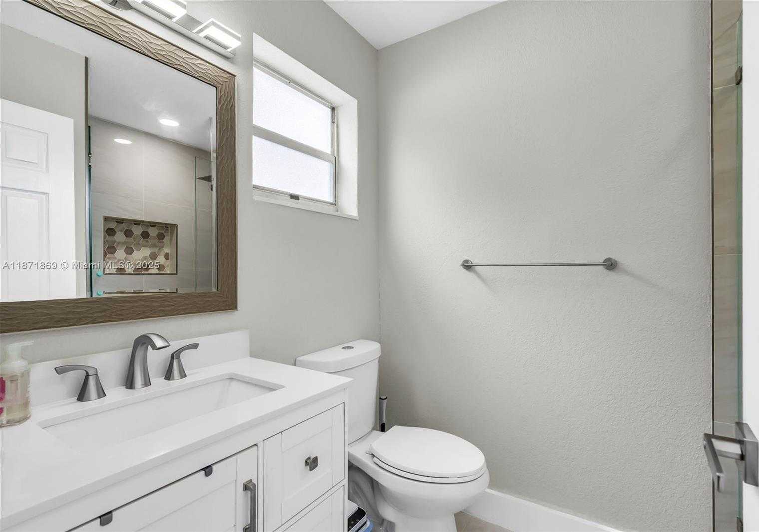 Small Image of 2751 SOUTH WEST 4TH ST, Fort Lauderdale Number 16