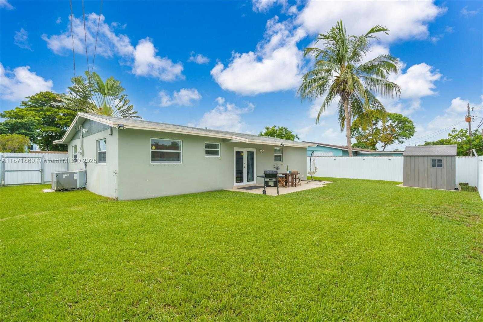 Small Image of 2751 SOUTH WEST 4TH ST, Fort Lauderdale Number 23