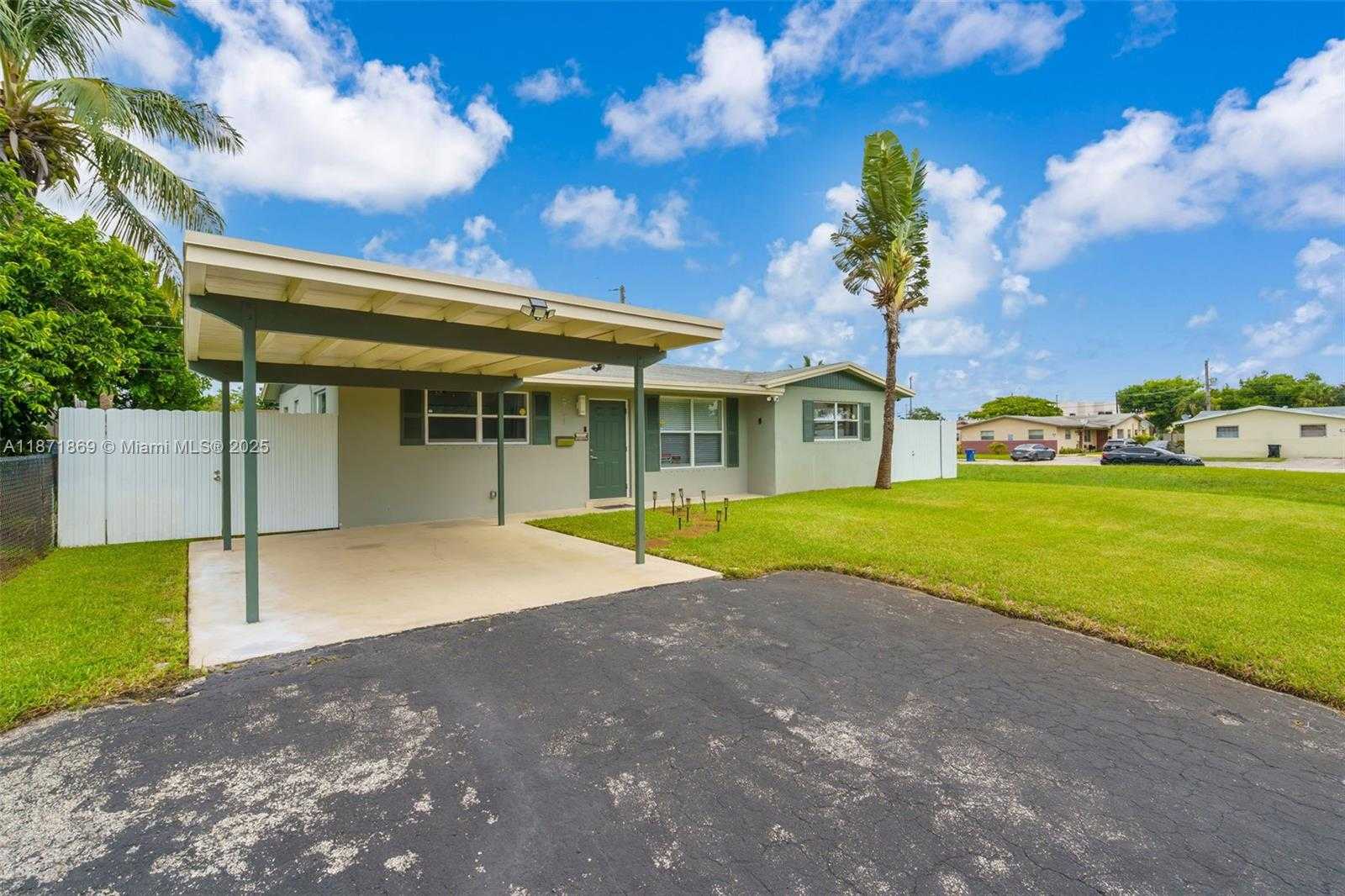 Small Image of 2751 SOUTH WEST 4TH ST, Fort Lauderdale Number 3