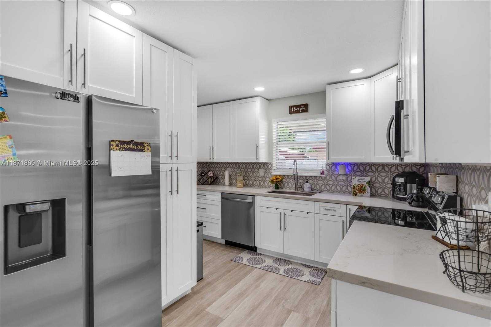 Small Image of 2751 SOUTH WEST 4TH ST, Fort Lauderdale Number 9