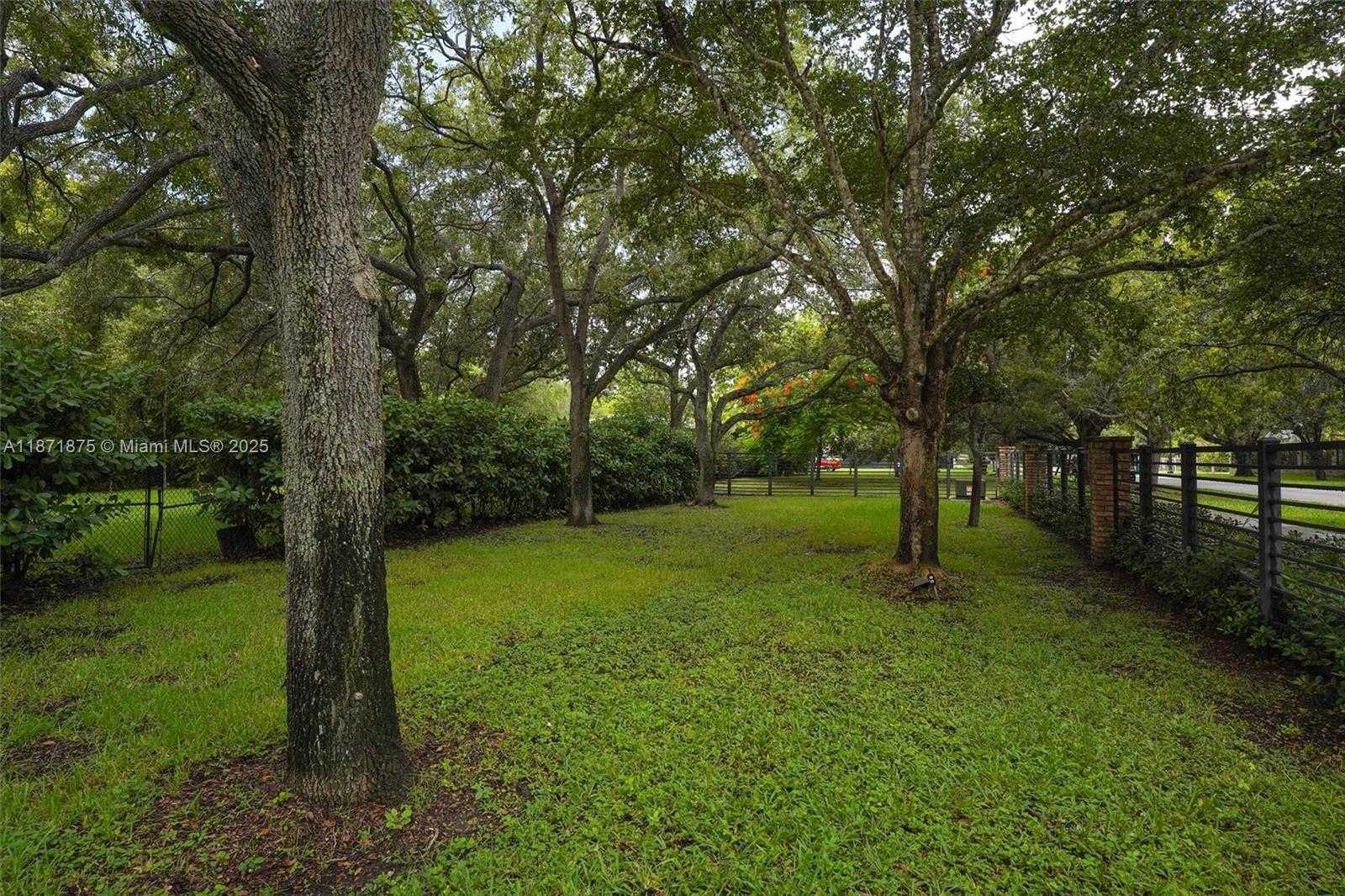Small Image of 6230 SOUTH WEST 112TH ST, Pinecrest Number 16