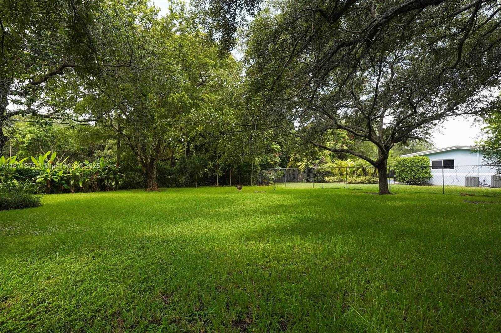 Small Image of 6230 SOUTH WEST 112TH ST, Pinecrest Number 17