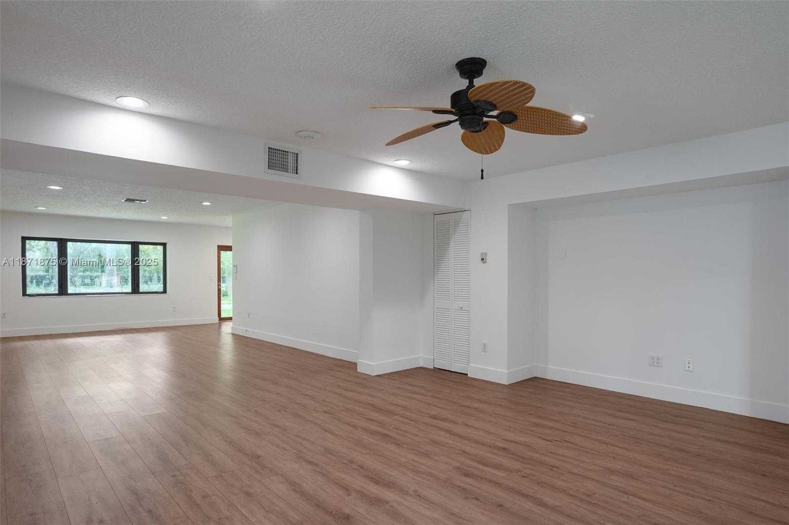 Small Image of 6230 SOUTH WEST 112TH ST, Pinecrest Number 21