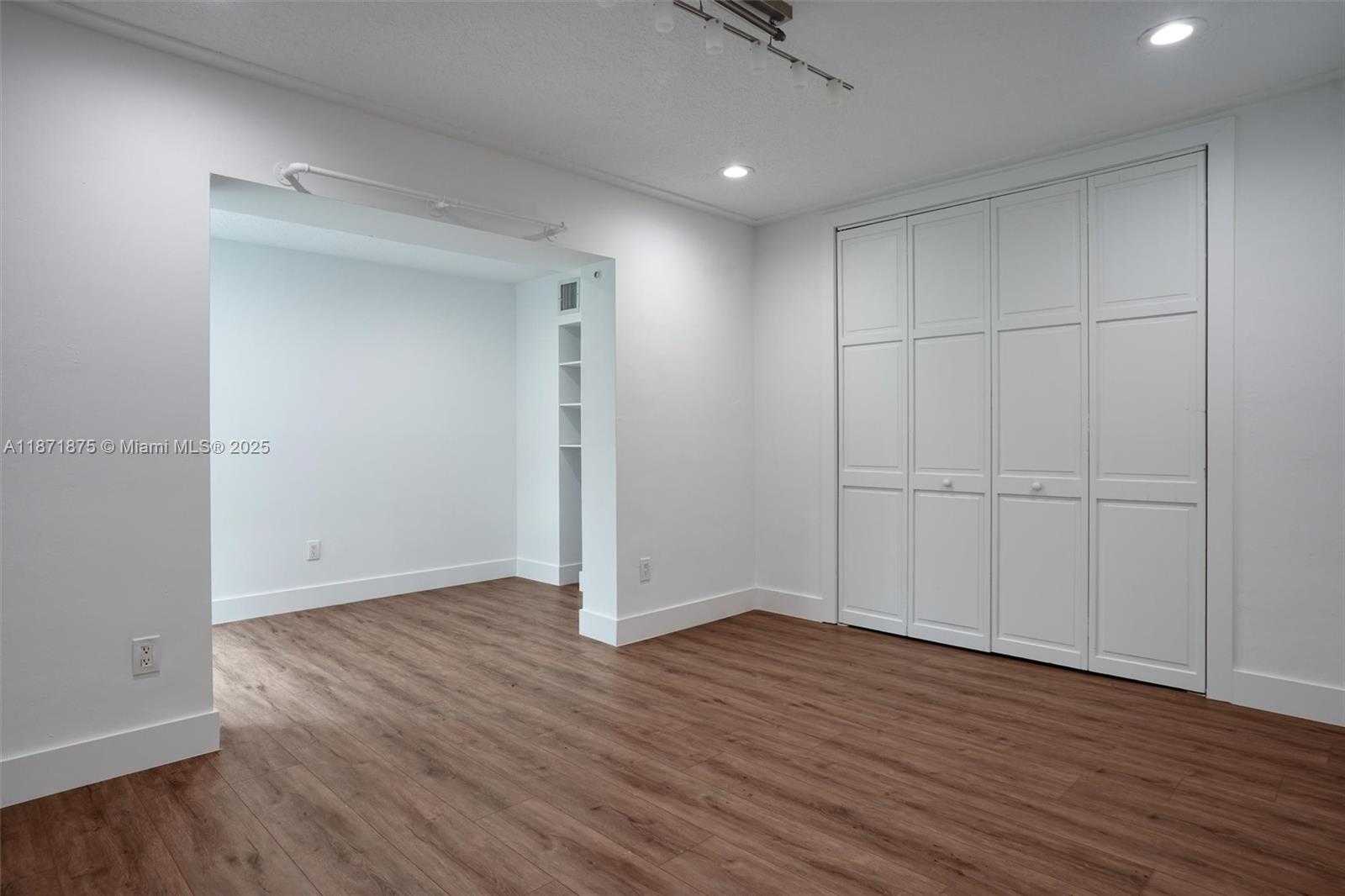 Small Image of 6230 SOUTH WEST 112TH ST, Pinecrest Number 40