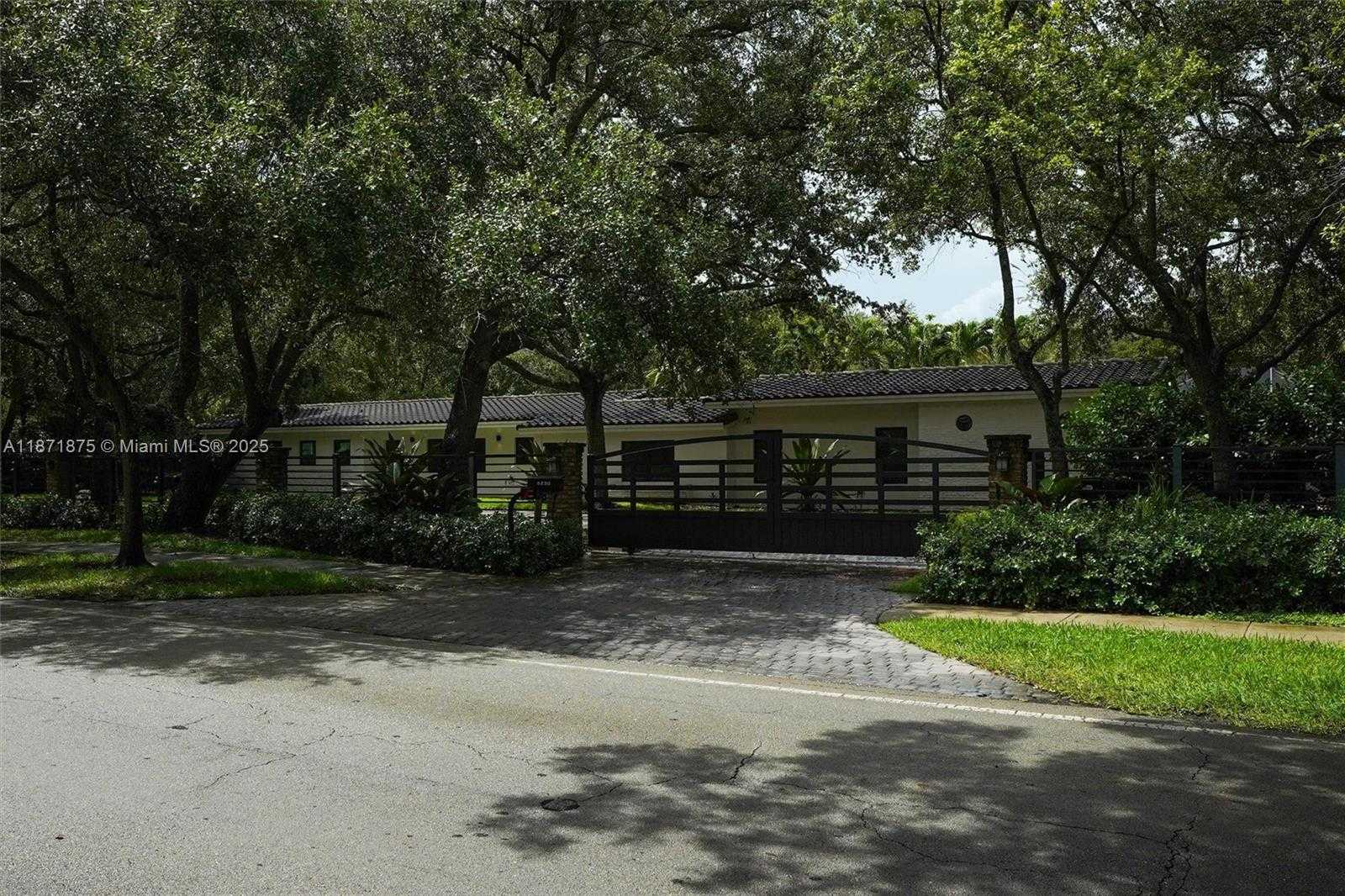 Small Image of 6230 SOUTH WEST 112TH ST, Pinecrest Number 6