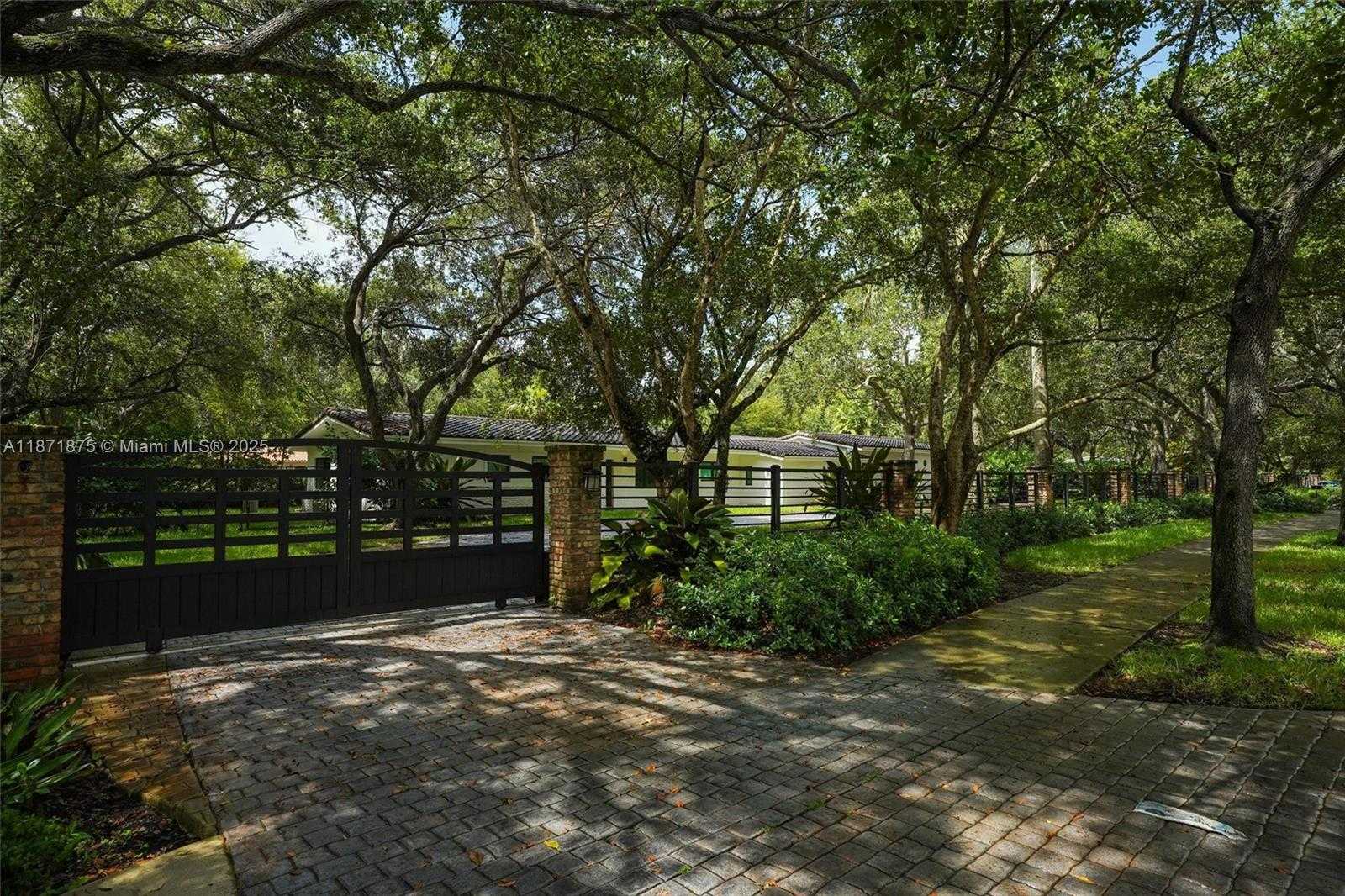 Small Image of 6230 SOUTH WEST 112TH ST, Pinecrest Number 8