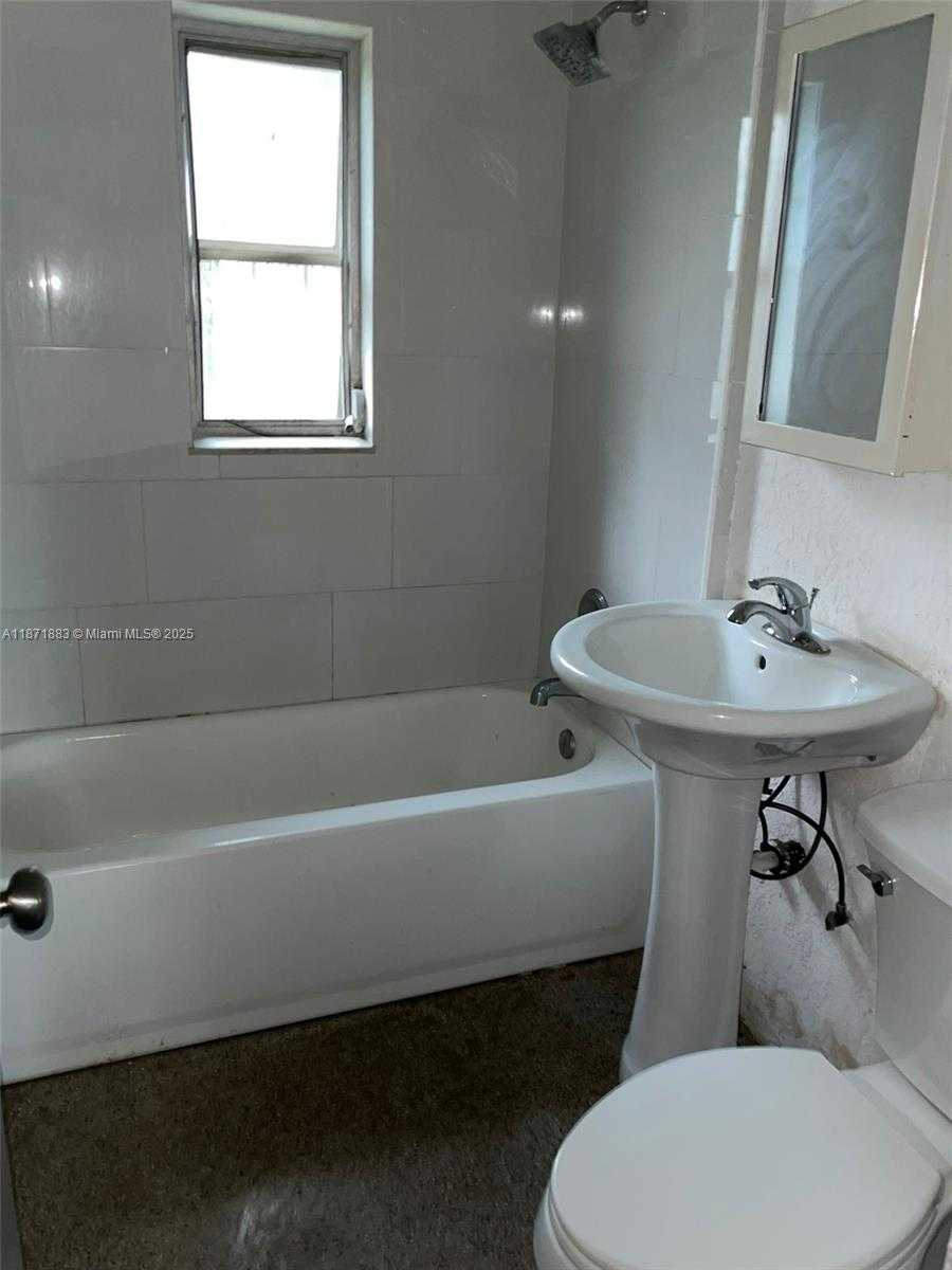 Small Image of 1604 NORTH WEST 15TH CT, Fort Lauderdale Number 10