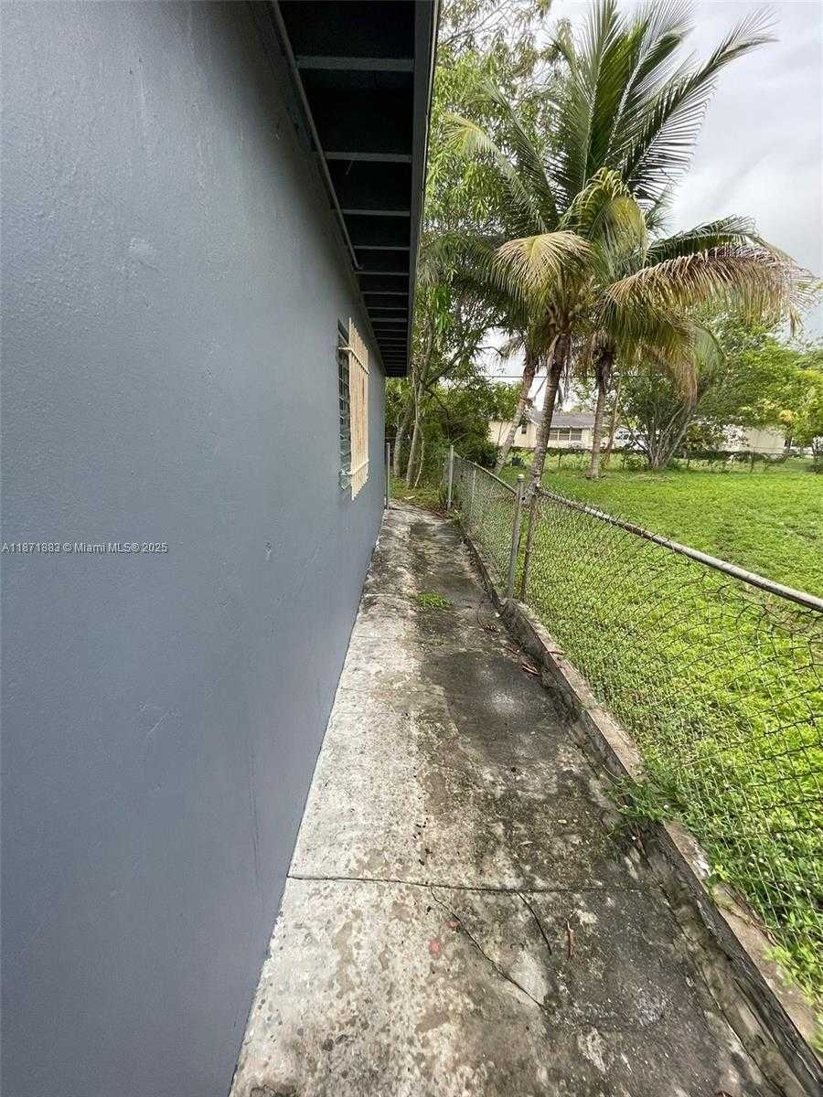 Small Image of 1604 NORTH WEST 15TH CT, Fort Lauderdale Number 14