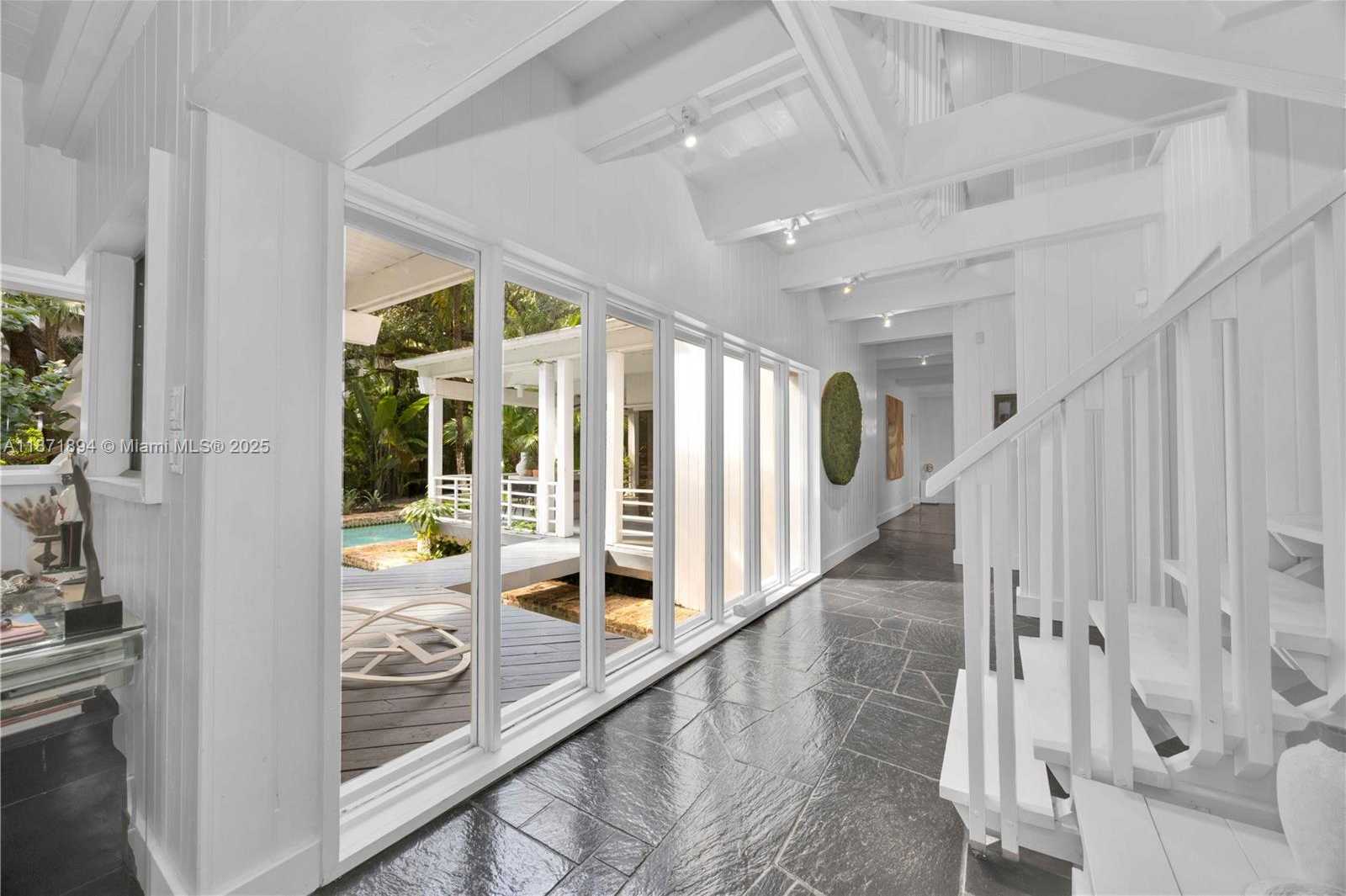 Small Image of 5600 OAKWOOD LN, Coral Gables Number 11
