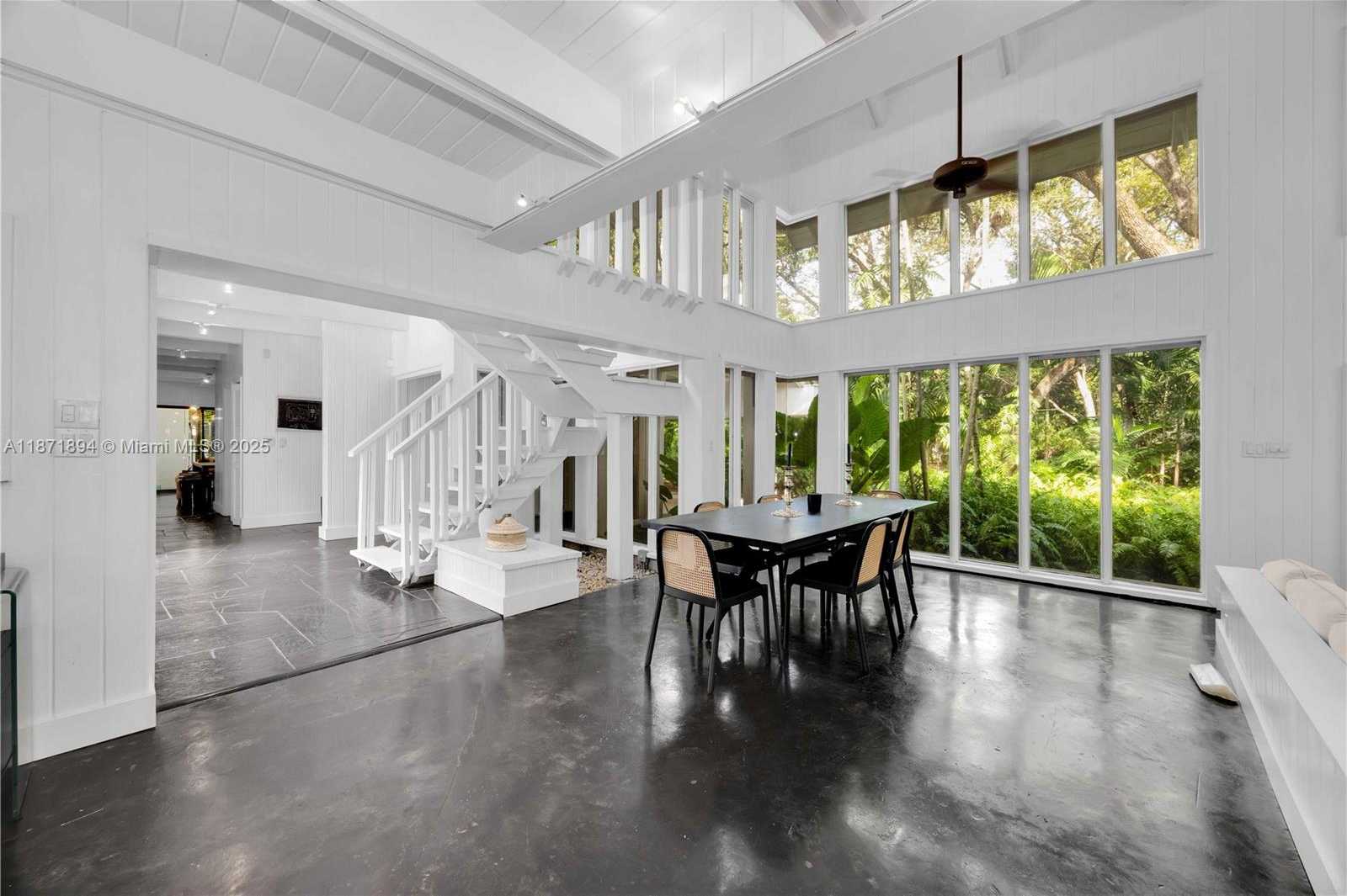 Small Image of 5600 OAKWOOD LN, Coral Gables Number 16