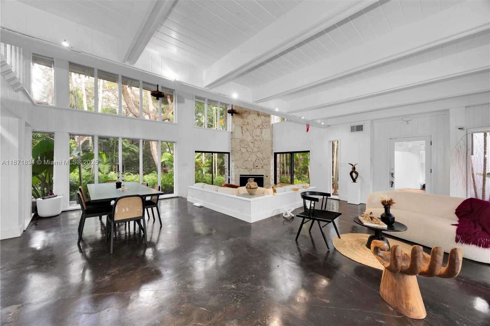 Small Image of 5600 OAKWOOD LN, Coral Gables Number 19