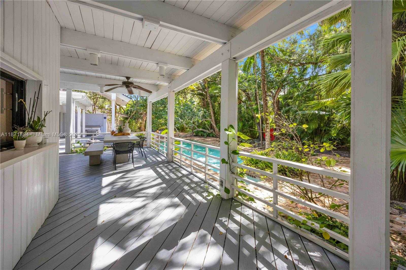 Small Image of 5600 OAKWOOD LN, Coral Gables Number 32