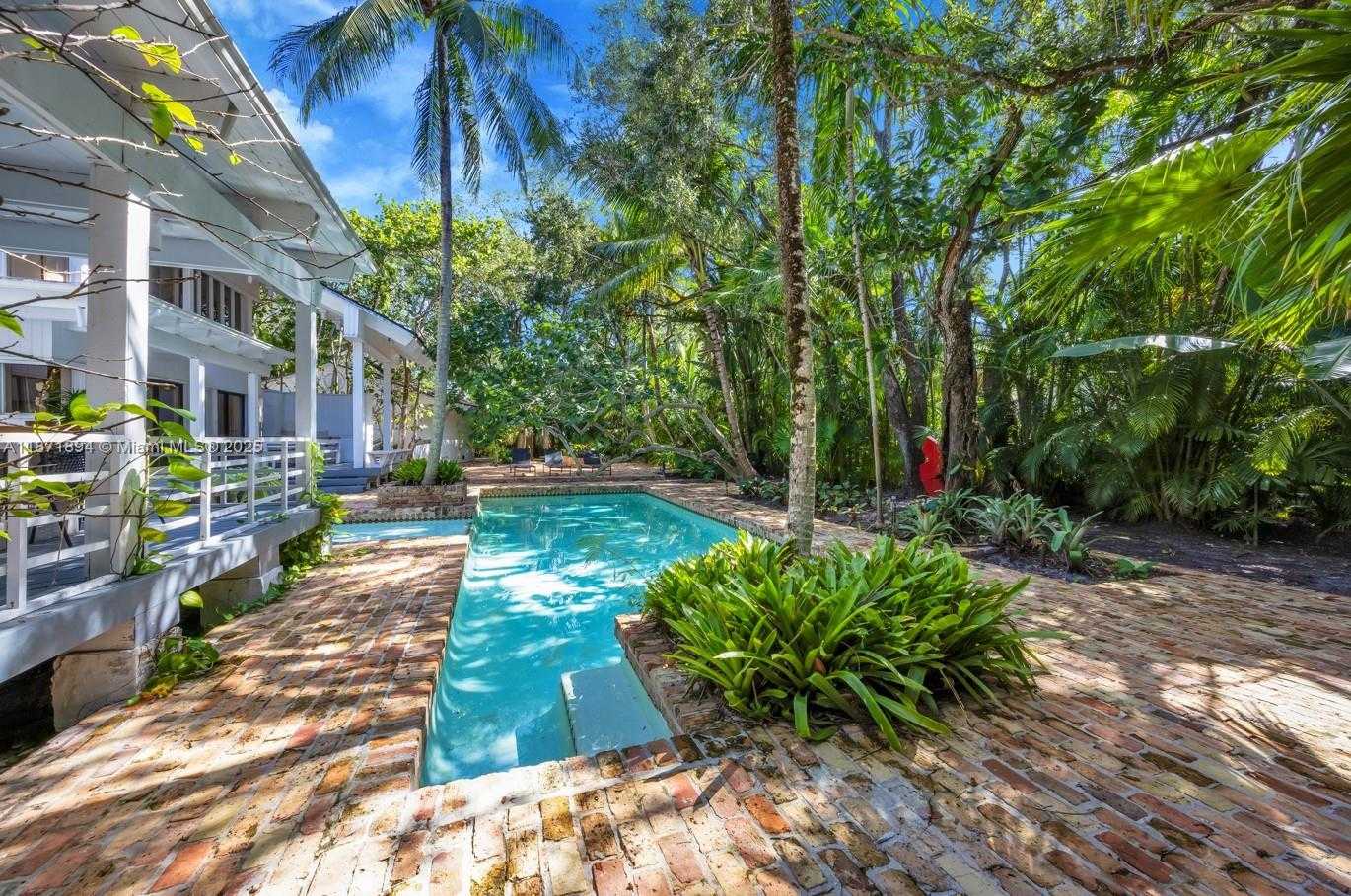 Small Image of 5600 OAKWOOD LN, Coral Gables Number 34