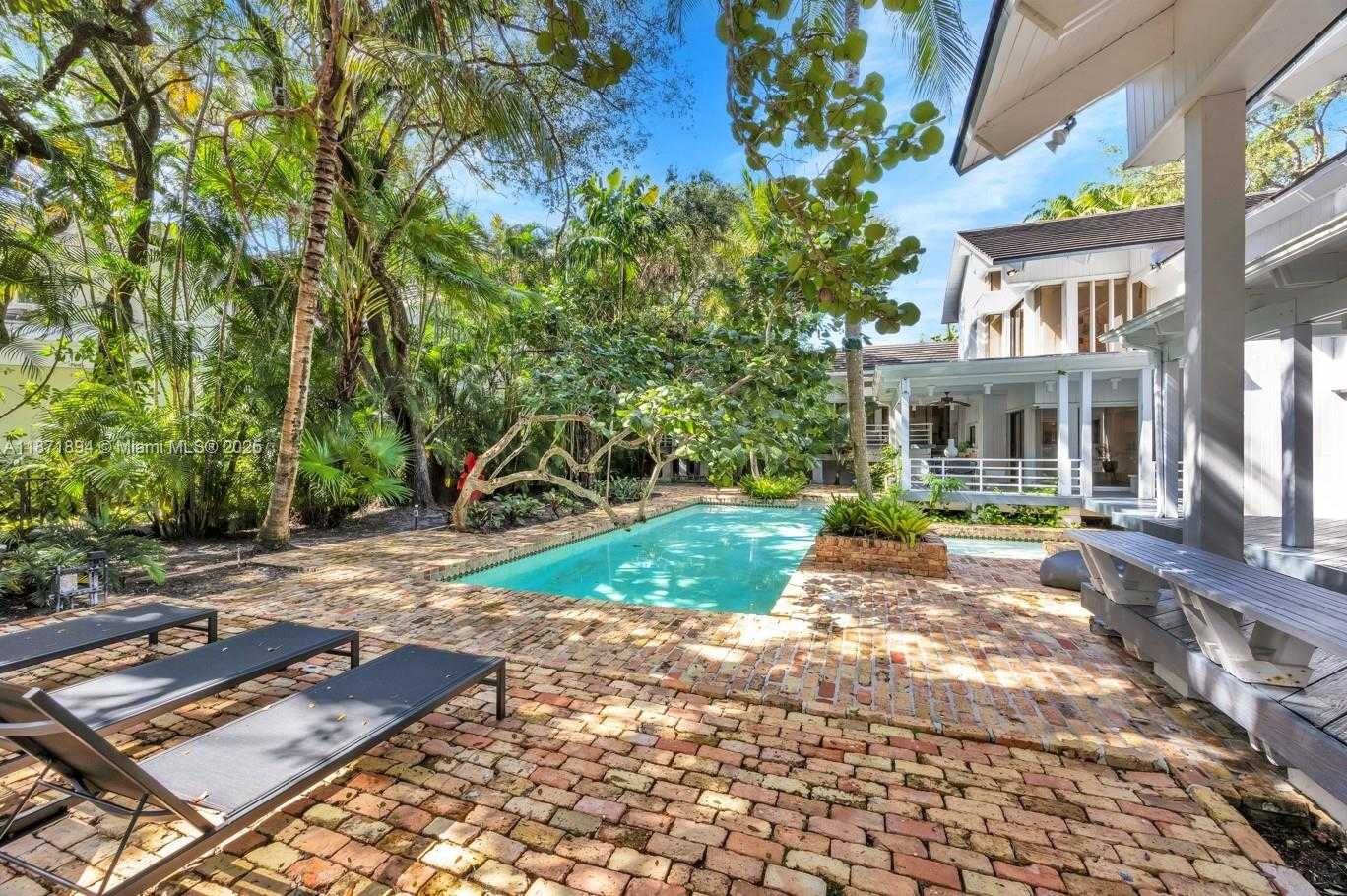 Small Image of 5600 OAKWOOD LN, Coral Gables Number 36