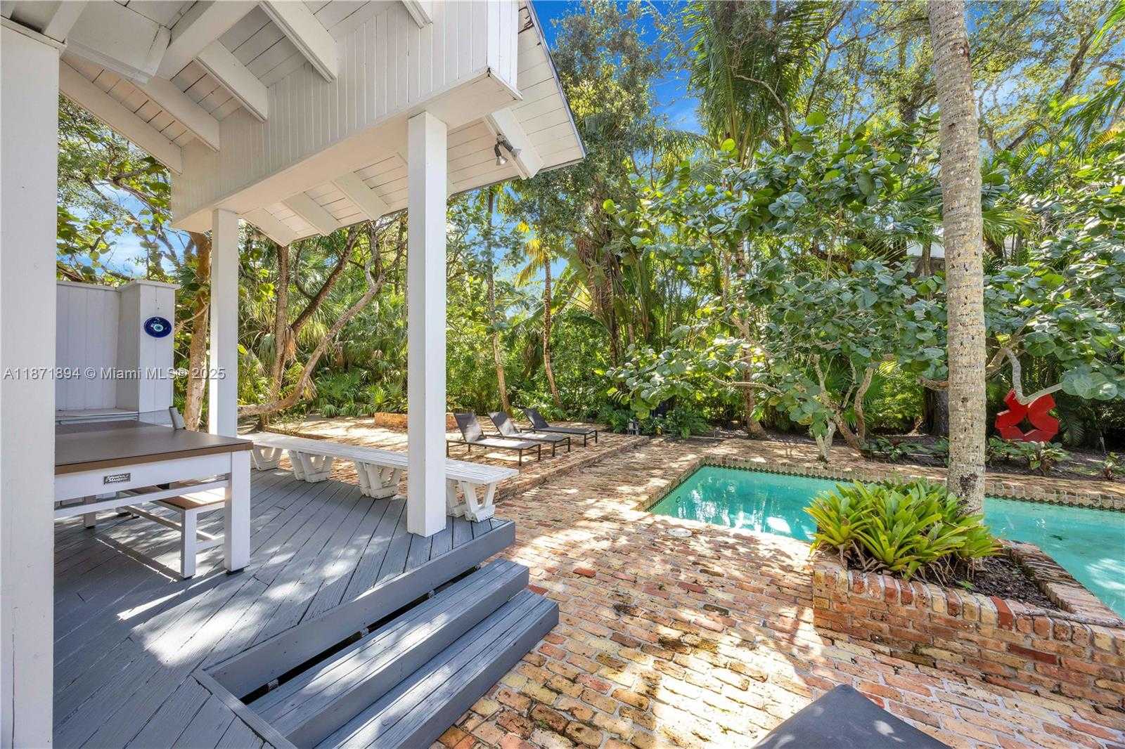 Small Image of 5600 OAKWOOD LN, Coral Gables Number 8