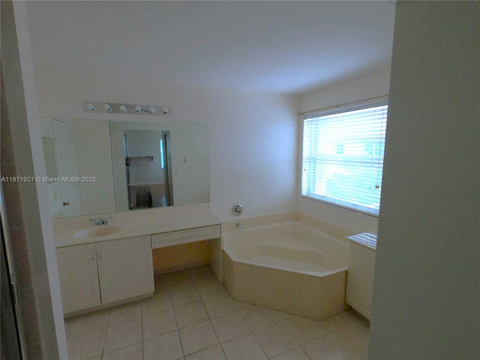 Small Image of 1943 SOUTH WEST 149TH AVE, Miramar Number 14