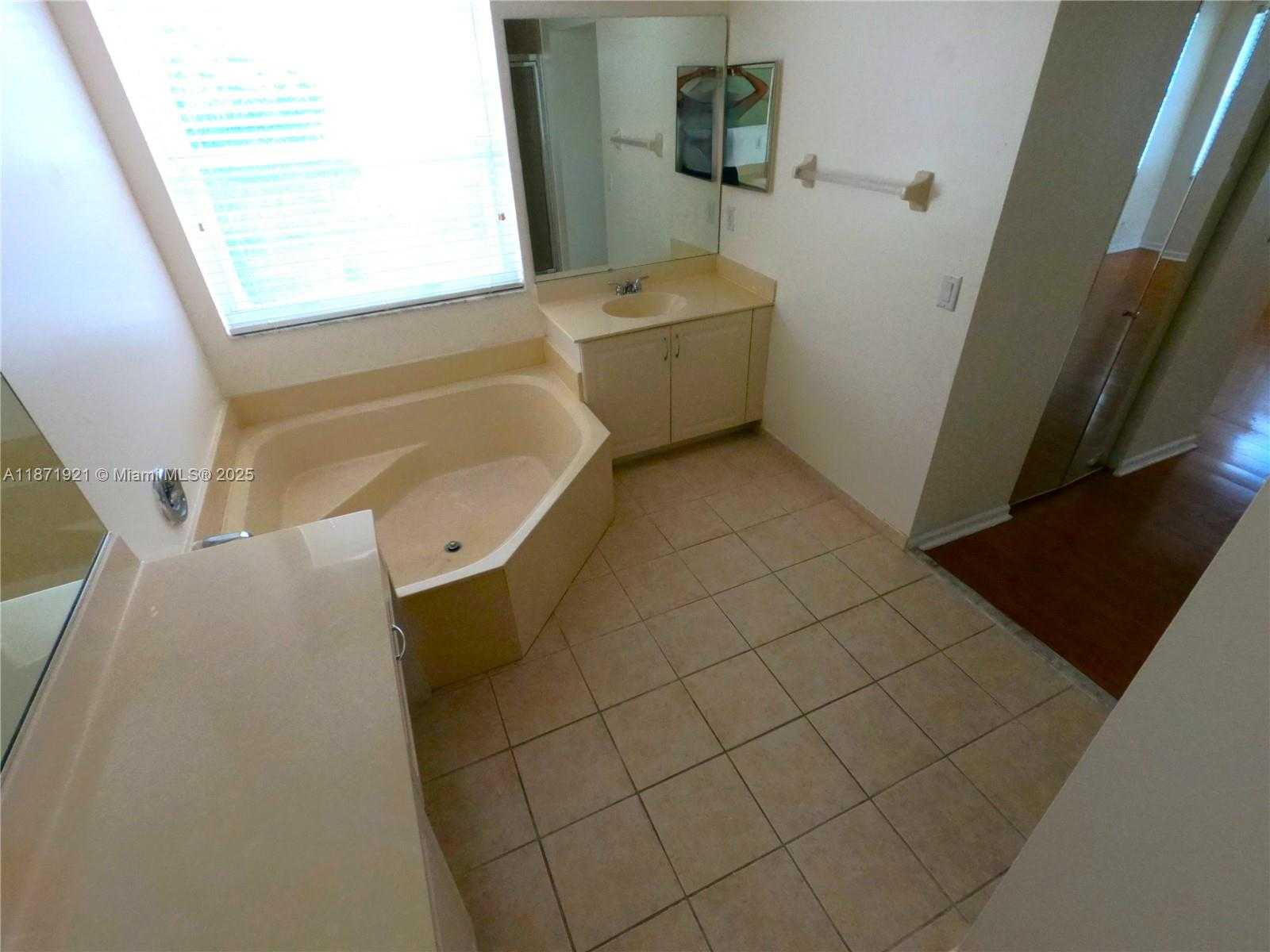 Small Image of 1943 SOUTH WEST 149TH AVE, Miramar Number 17