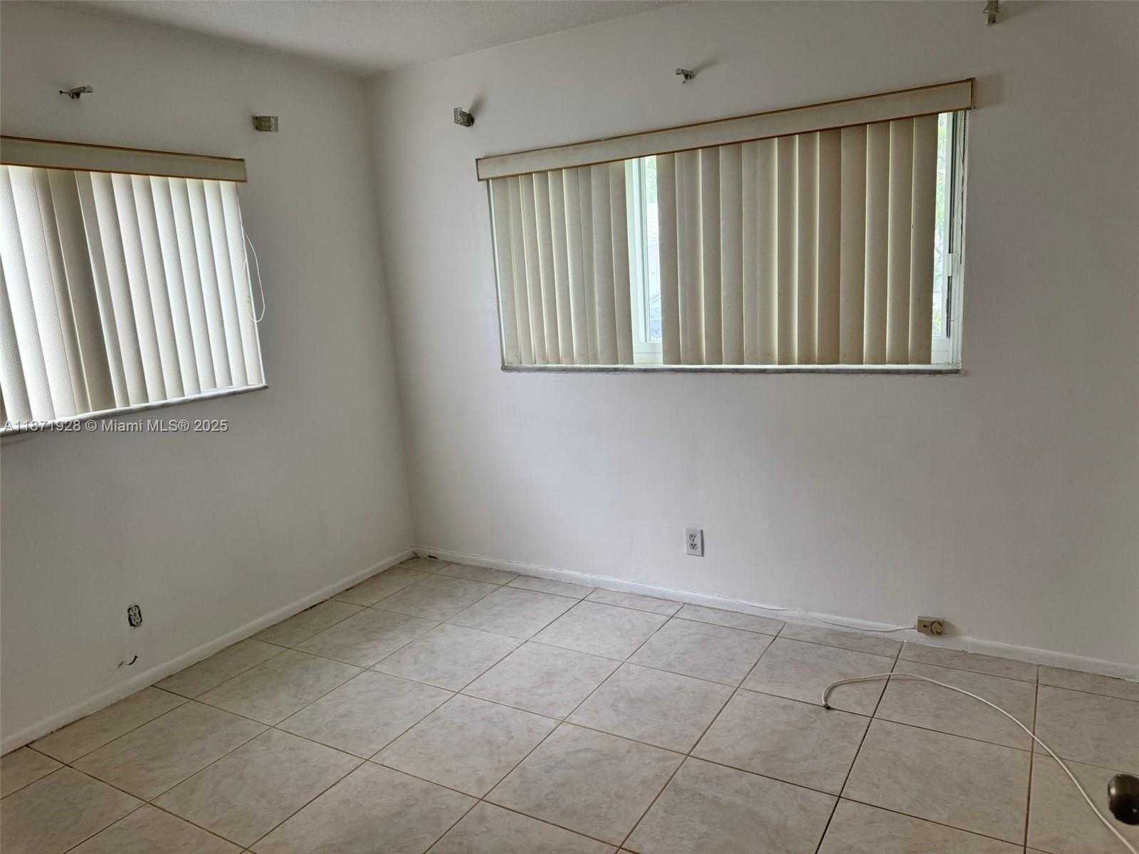 Small Image of 8403 NORTH WEST 59TH CT, Tamarac Number 11