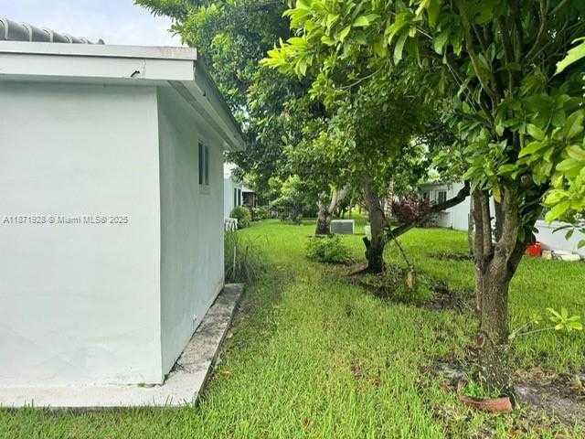 Small Image of 8403 NORTH WEST 59TH CT, Tamarac Number 21